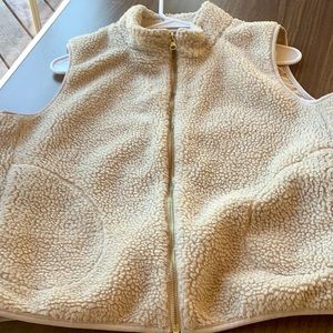 Mossimo, fleece vest